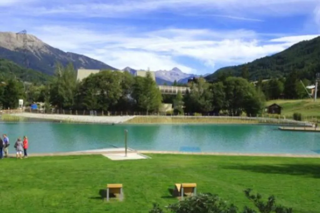 Snowood Serre Chevalier: Mountain Retreat for 5-7, Near Pontillas Lift La Salle-les-Alpes