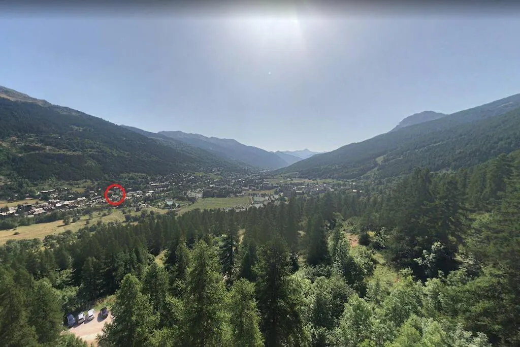 Apartment Snowood Serre Chevalier: Mountain Retreat for 5-7, Near Pontillas Lift La Salle-les-Alpes