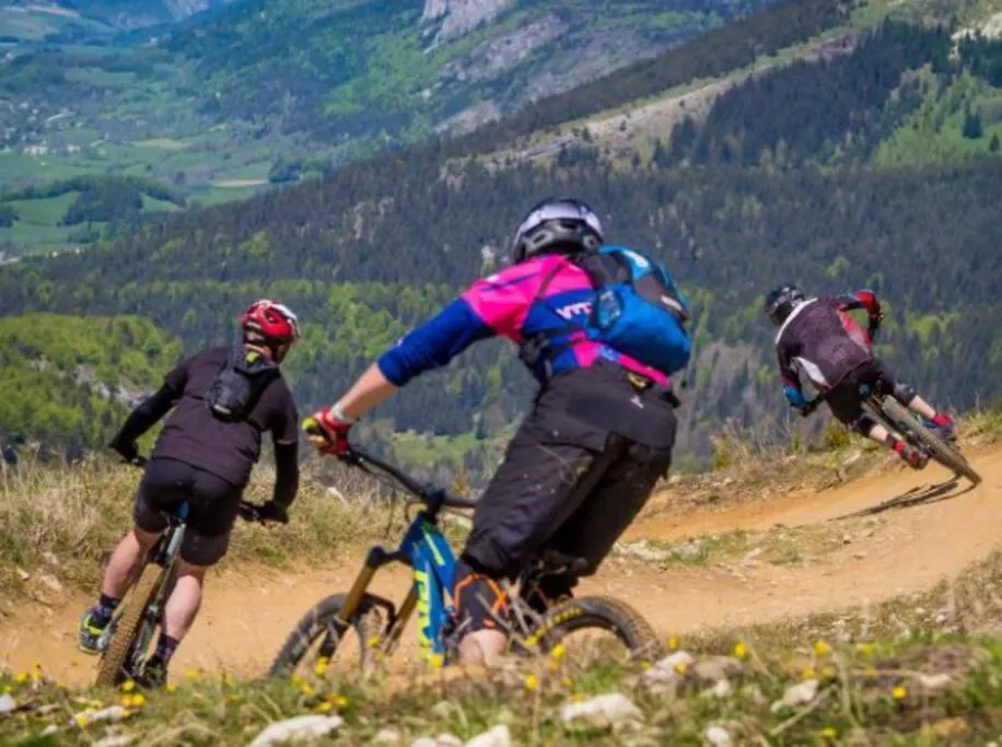 Snowood Serre Chevalier: Mountain Retreat for 5-7, Near Pontillas Lift La Salle-les-Alpes