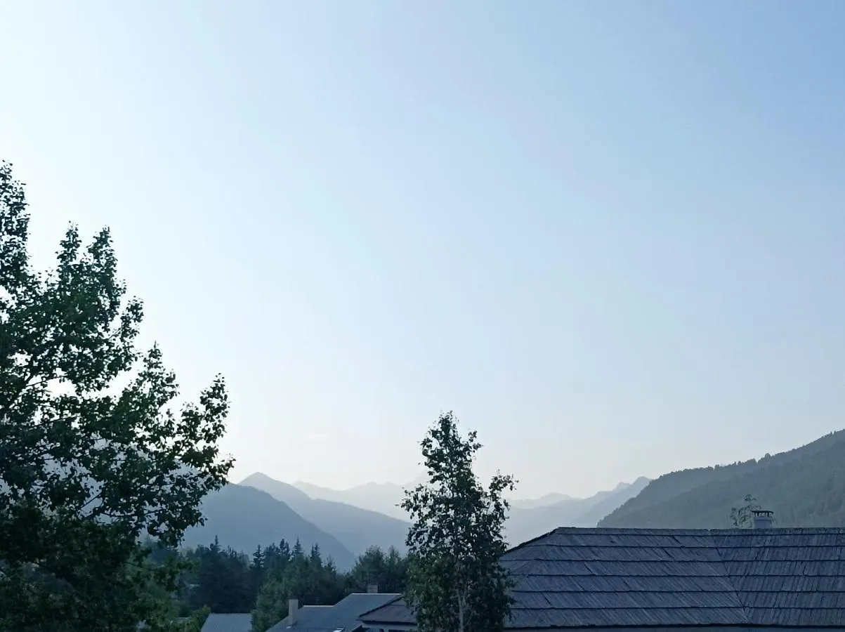Apartment Snowood Serre Chevalier: Mountain Retreat for 5-7, Near Pontillas Lift La Salle-les-Alpes