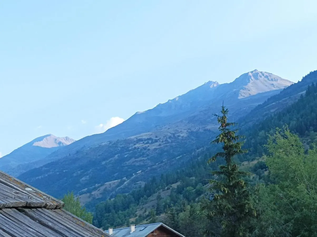 Snowood Serre Chevalier: Mountain Retreat for 5-7, Near Pontillas Lift La Salle-les-Alpes France