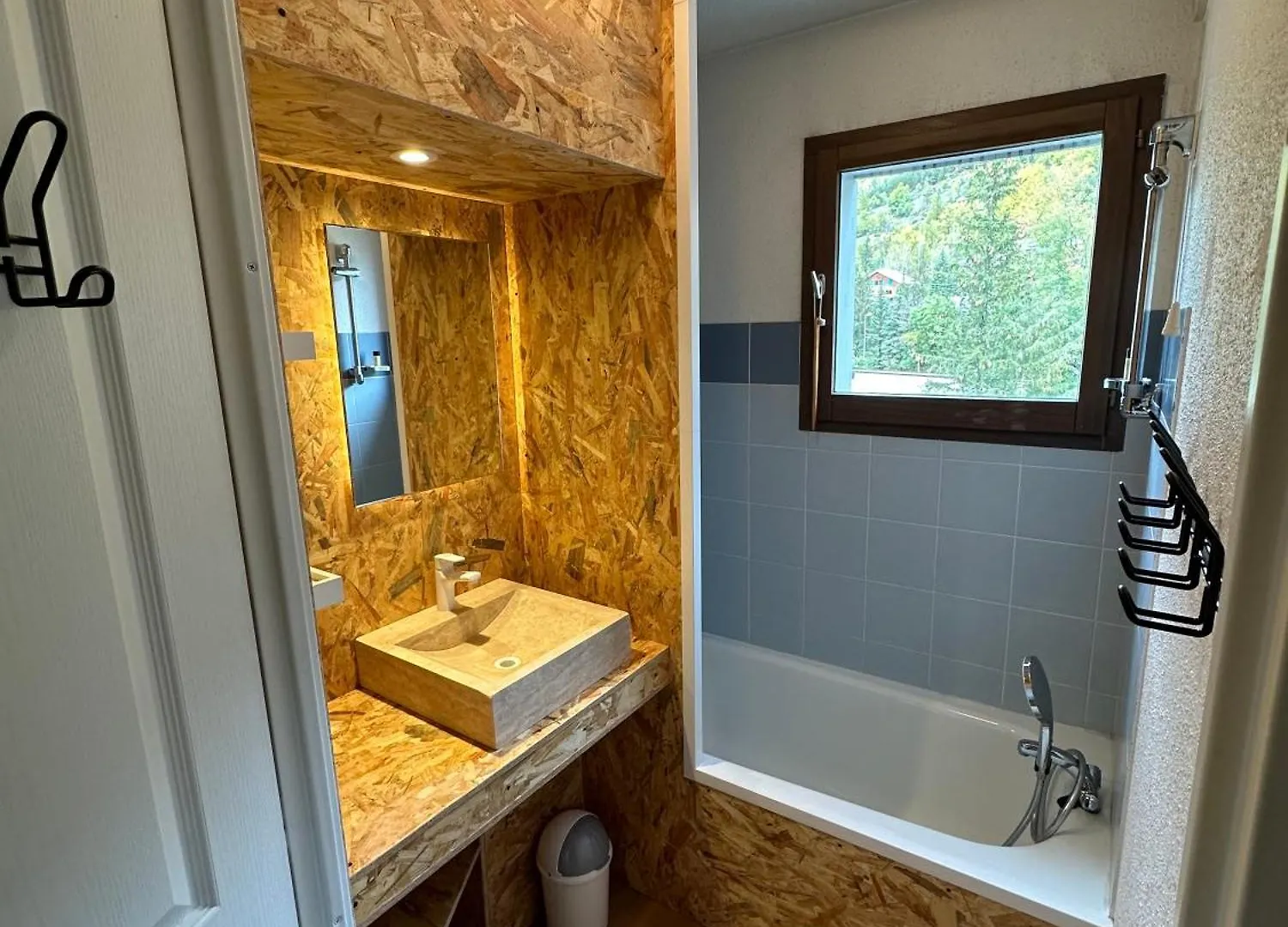 Snowood Serre Chevalier: Mountain Retreat for 5-7, Near Pontillas Lift La Salle-les-Alpes Apartment