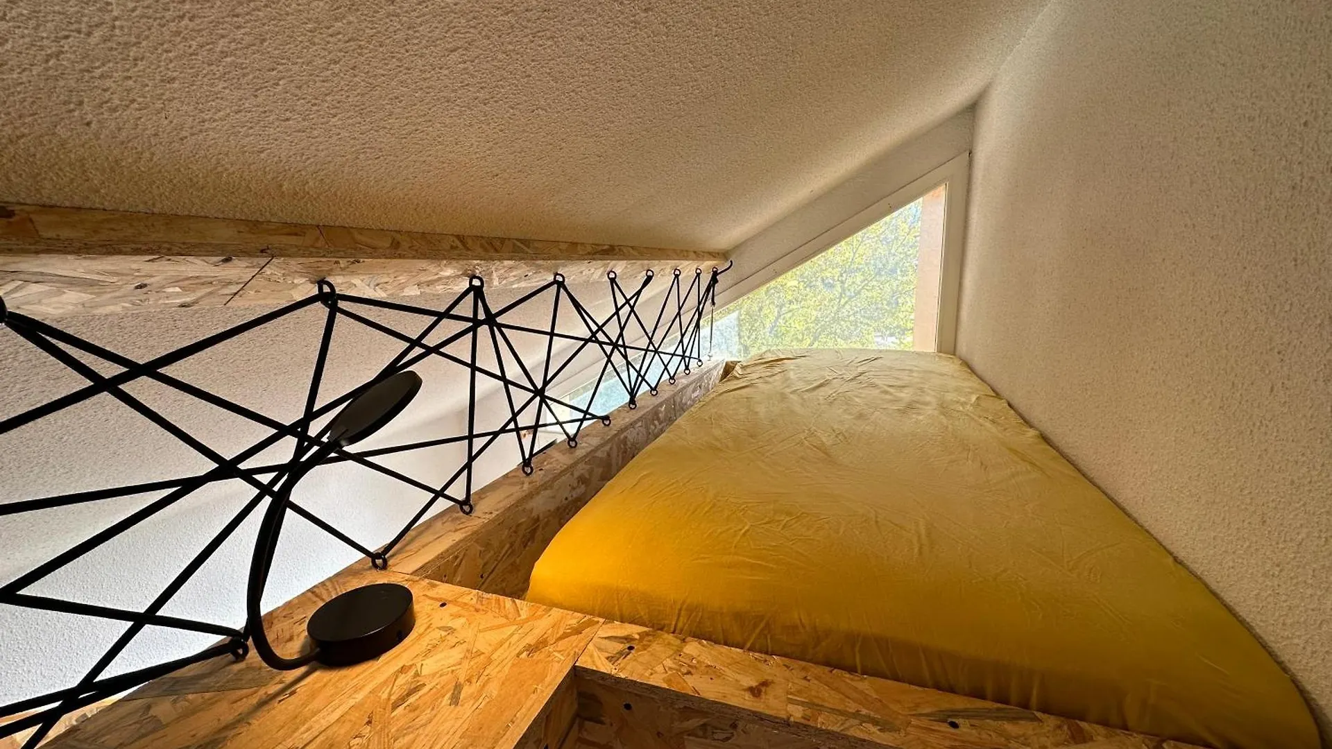 Snowood Serre Chevalier: Mountain Retreat for 5-7, Near Pontillas Lift La Salle-les-Alpes